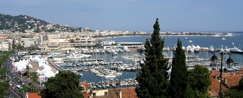 Promenade de la Croisette et le port de Cannes