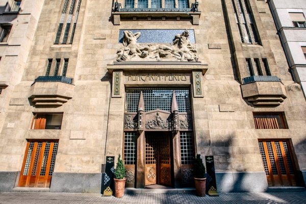 Continental Hotel Budapest entrance