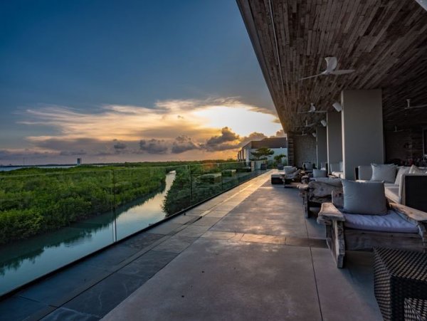 Nizuc Resort And Spa extérieur le soir