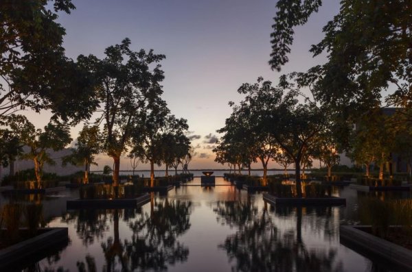 Nizuc Resort And Spa extérieur le soir