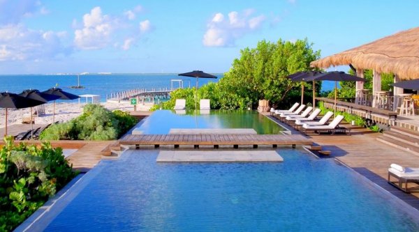 Nizuc Resort And Spa extérieur le soir