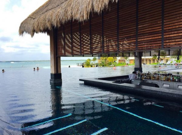 Nizuc Resort And Spa extérieur le soir