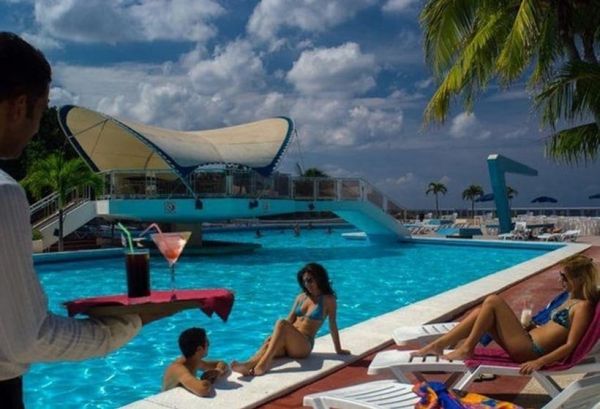 Hotel Neptuno Triton exterior
