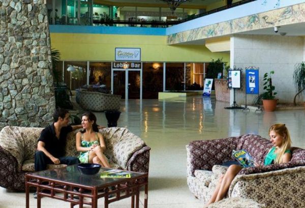 Hotel Neptuno Triton exterior