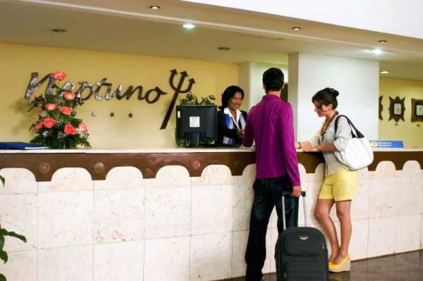 Hotel Neptuno Triton exterior