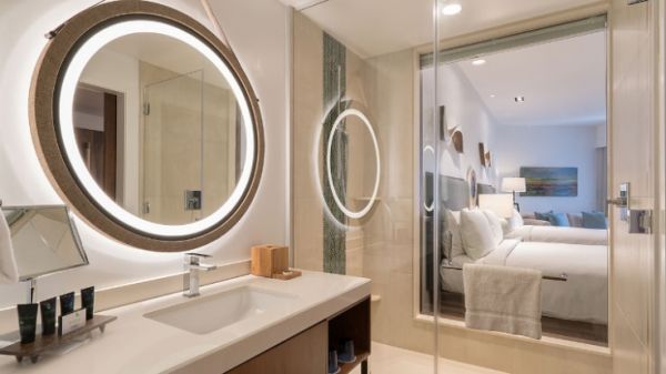 Hyatt Centric Waikiki Beach exterior