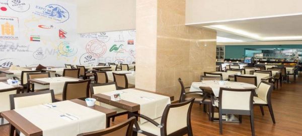 Tryp Lisboa Oriente exterior