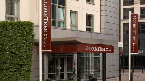 Double Tree By Hilton London Chelsea exterior