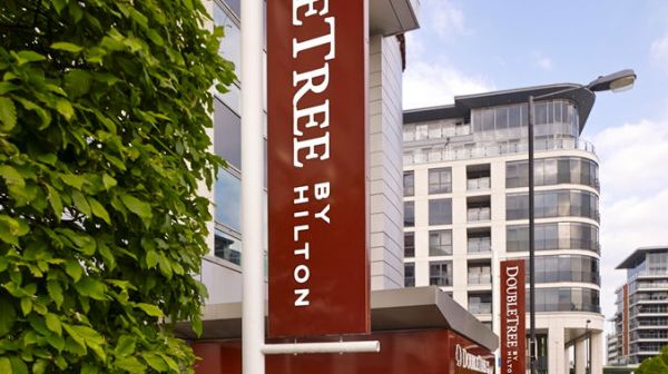 Double Tree By Hilton London Chelsea exterior