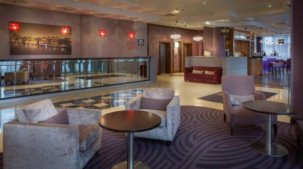 Double Tree By Hilton London Chelsea exterior