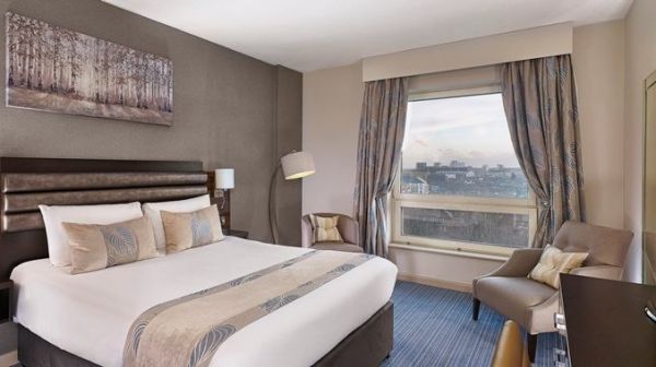 Double Tree By Hilton London Chelsea exterior