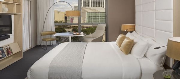 ME Miami exterior