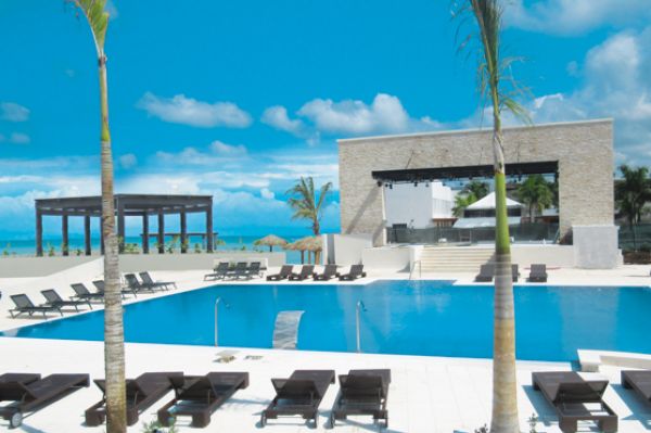Royalton Blue Waters extérieur