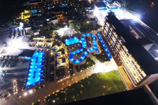 Royalton Blue Waters extérieur