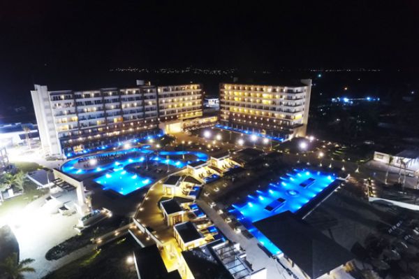 Royalton Blue Waters extérieur