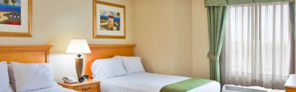 Holiday Inn Express and Suites Nearest Universal exterior