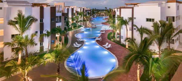 Blue Beach Punta Cana Luxury Resort pool