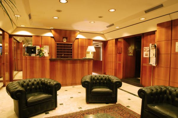 Hotel Accademia entrance