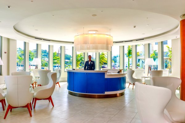 Harbor Club exterior