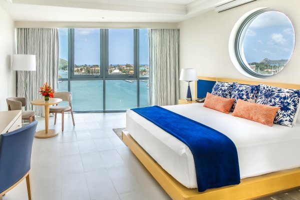 Harbor Club exterior