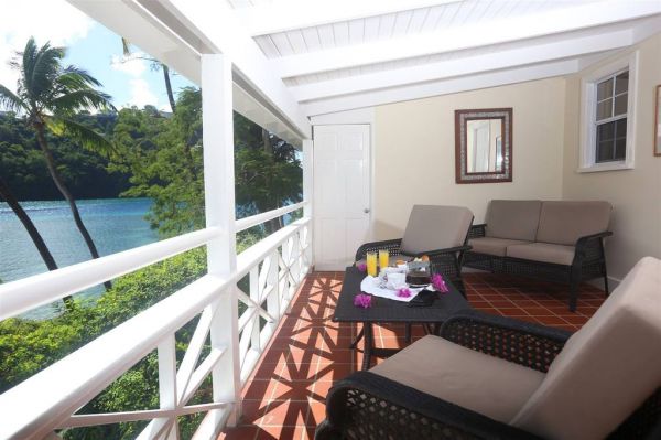 Marigot Beach Club and Dive Resort exterior