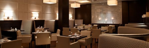Century Plaza Hotel and Spa chambre