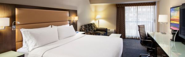 Holiday Inn Hotel and Suites Downtown Vancouver entrée
