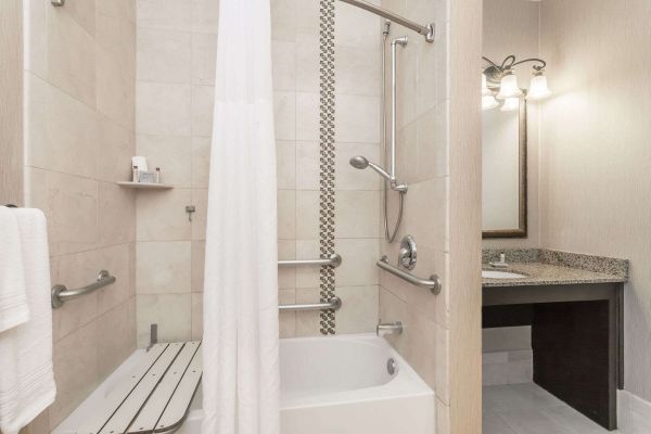 Hawthorn Suites by Wyndham West Palm Beach exterior