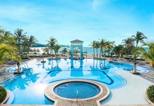 Sandals South Coast plage