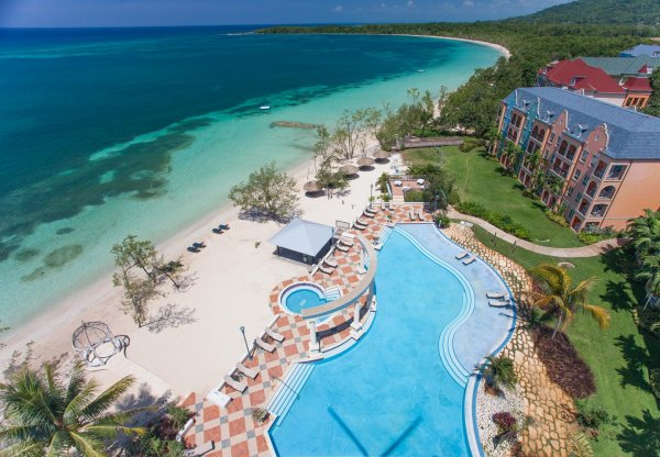 Sandals South Coast plage