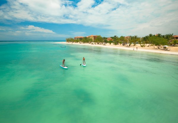 Sandals South Coast plage