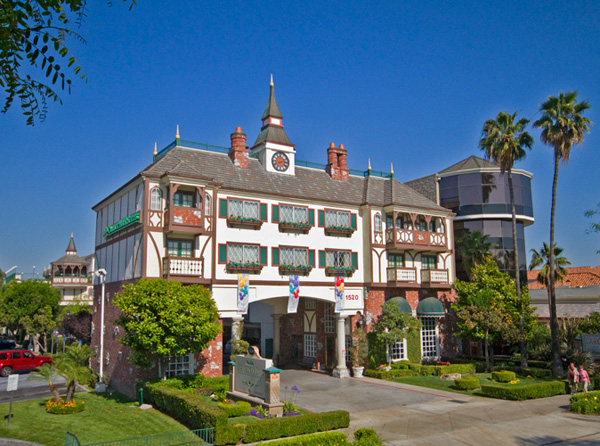 Camelot Inn And Suites exterior