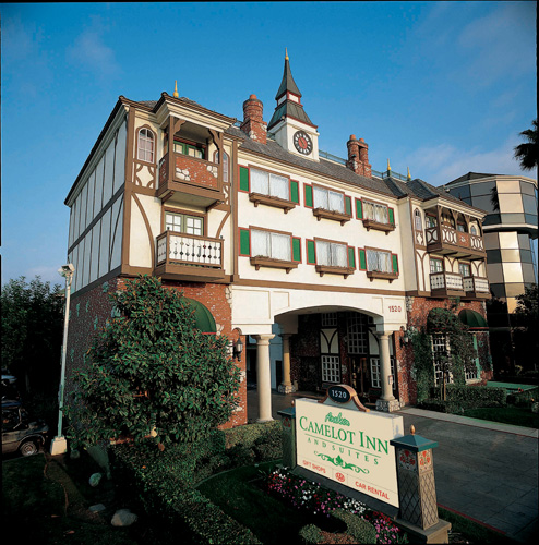 Camelot Inn And Suites exterior