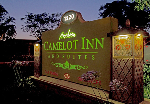 Camelot Inn And Suites exterior