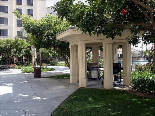 Staybridge Suites Anaheim Resort exterior