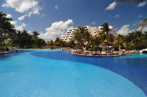 Grand Oasis Cancun beach