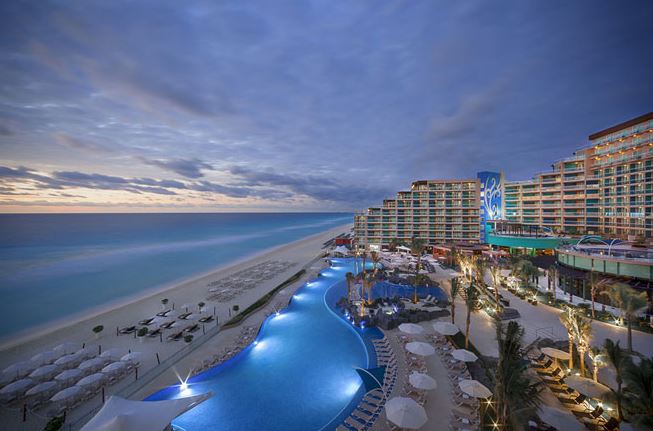 Hard Rock Hotel Cancun exterior