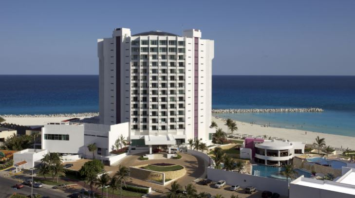 Hyatt Regency Cancun exterior