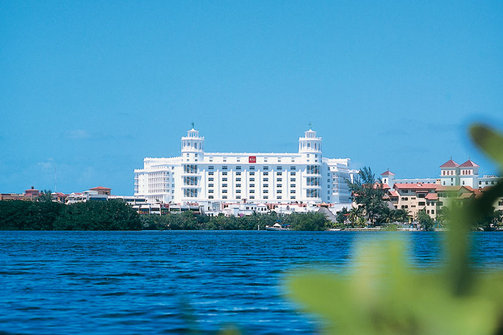 Riu Palace Las Americas exterior