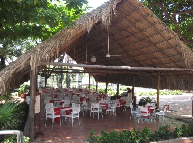 Hotel Caribe exterior