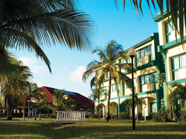 Hotel La Laguna exterior aerial