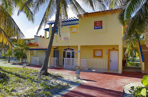 Bravo Villa Coral exterior