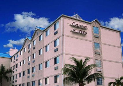 Comfort Suites Cayman Island exterior 2