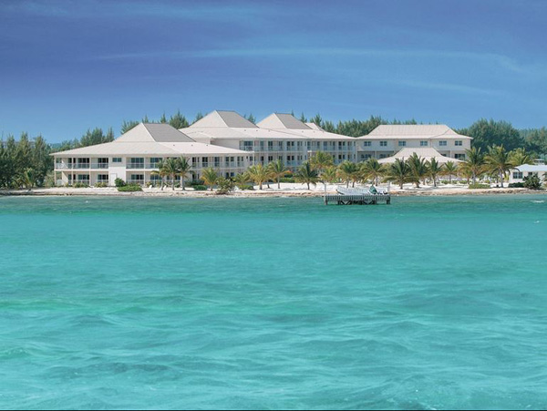 Holiday Inn Grand Cayman exterior