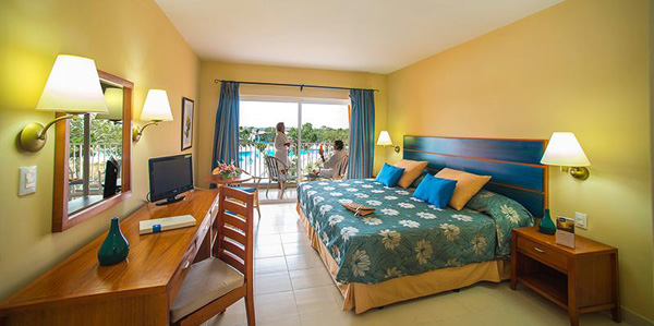 Blau Costa Verde Plus Beach Resort beach