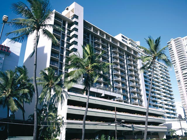 Aqua Palms Waikiki suite 