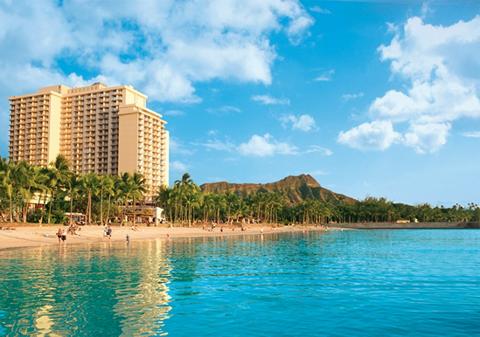 Aston Waikiki Beach extérieur le soir