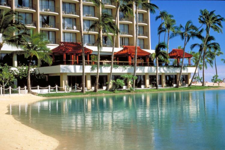 Hilton Hawaiian Village beach