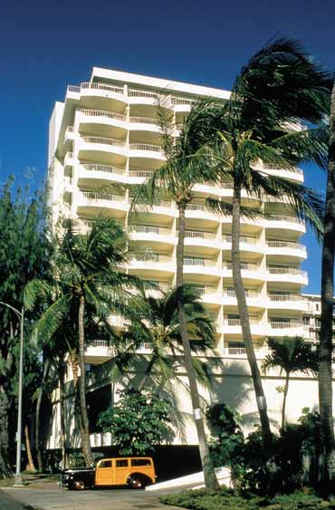 Lotus Diamond Head room