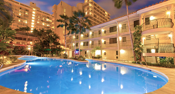 Waikiki Sand Villa exterior